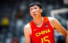 中國男籃集訓(xùn)名單公布，周琦胡明軒領(lǐng)銜，繼偉阿旺落選，晚9點見。