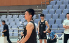 陳培東謝鄉(xiāng)迷，愿籃球少年得佳績。